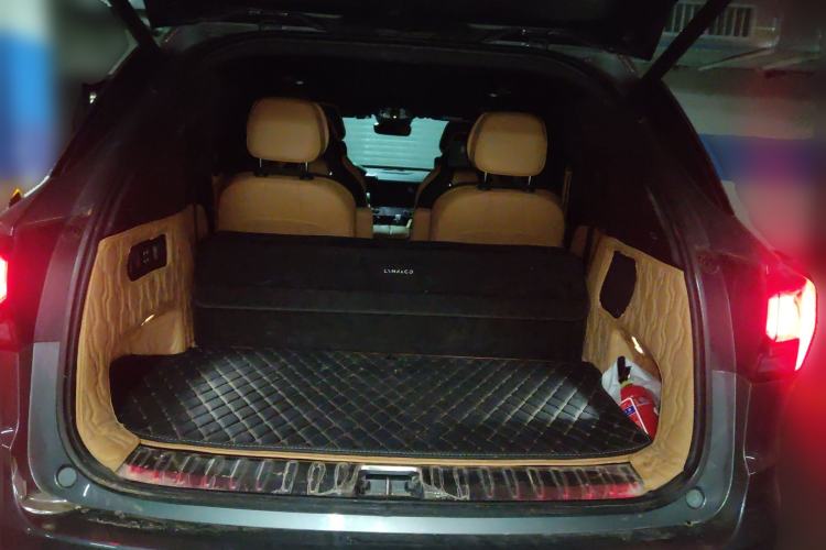 Used Lynk & Co 09 EM-P 2021 2.0T PHEV Halo Six-Seater Trunk