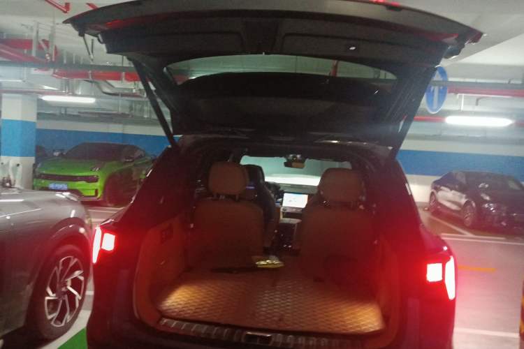 Used Lynk & Co 09 EM-P 2021 2.0T PHEV Halo Six-Seater Trunk