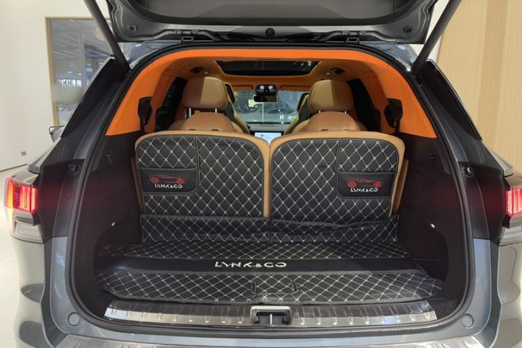 Used Lynk & Co 09 EM-P 2021 2.0T PHEV Halo Six-Seater Trunk