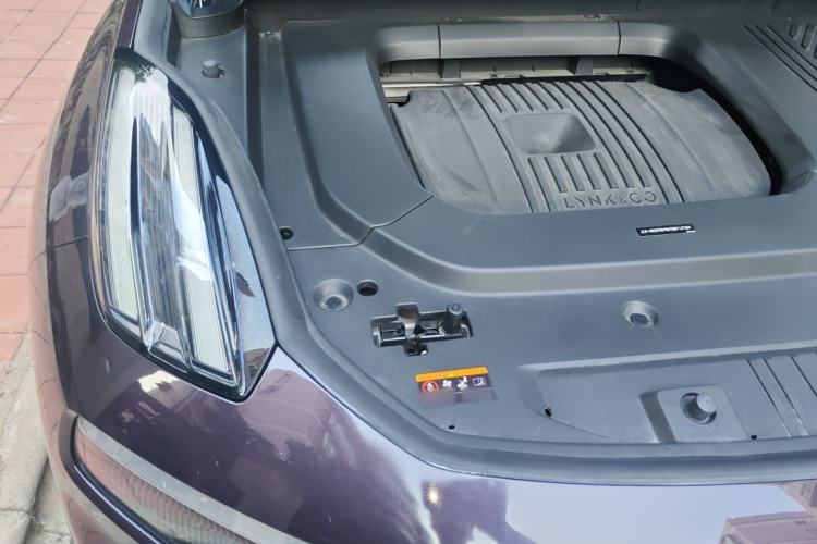 Used Lynk & Co 09 EM-P 2021 2.0T PHEV Ultra Six-Seater Engine Bay Right