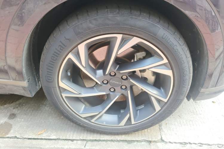 Used Lynk & Co 09 EM-P 2021 2.0T PHEV Ultra Six-Seater Right Front Wheel Hub