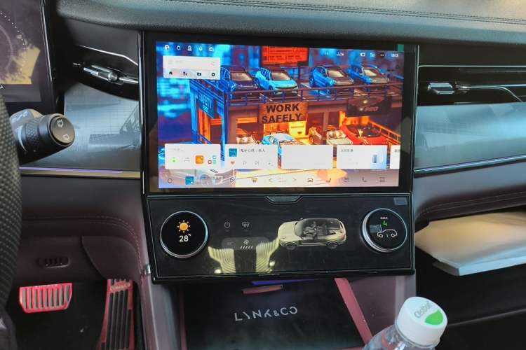 Used Lynk & Co 09 EM-P 2021 2.0T PHEV Ultra 7-Seater Audio And AC Panel
