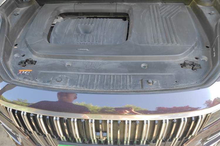 Used Lynk & Co 09 EM-P 2021 2.0T PHEV Ultra Six-Seater Engine Bay
