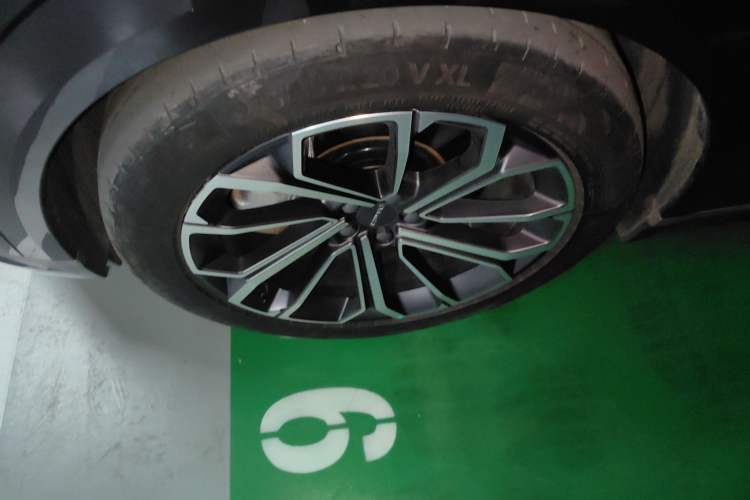 Used Lynk & Co 09 EM-P 2021 2.0T PHEV Ultra Six-Seater Left Front Wheel Hub