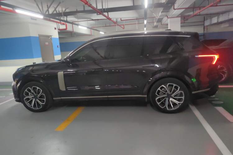 Used Lynk & Co 09 EM-P 2021 2.0T PHEV Ultra Six-Seater Left Side