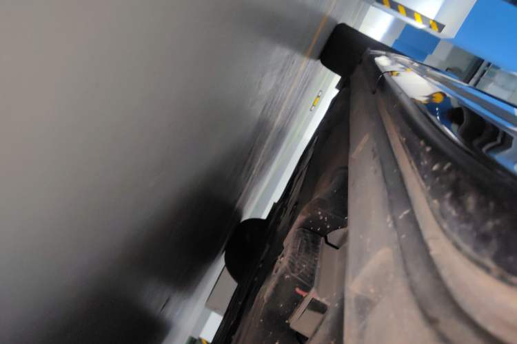 Used Lynk & Co 09 EM-P 2021 2.0T PHEV Ultra Six-Seater Left Side Sill