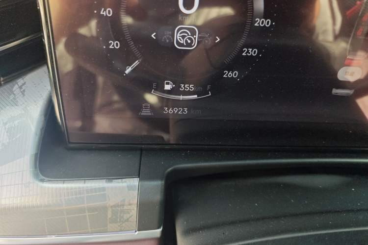 Used Lynk & Co 09 EM-P 2021 2.0T PHEV Ultra Six-Seater Odometer Close Up