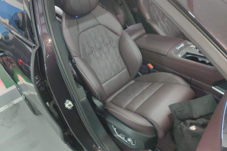 Used Lynk & Co 09 EM-P 2021 2.0T PHEV Ultra Six-Seater Right Front Seat