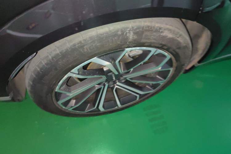 Used Lynk & Co 09 EM-P 2021 2.0T PHEV Ultra Six-Seater Right Rear Wheel Hub