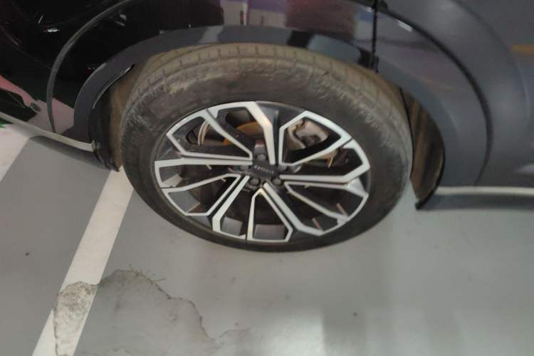 Used Lynk & Co 09 EM-P 2021 2.0T PHEV Ultra Six-Seater Right Rear Wheel Hub