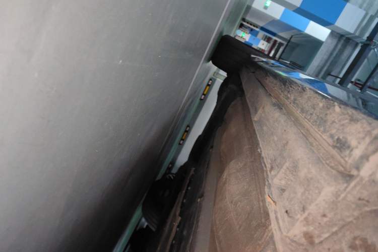 Used Lynk & Co 09 EM-P 2021 2.0T PHEV Ultra Six-Seater Right Side Sill