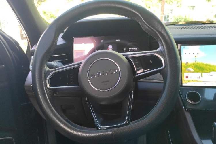 Used Lynk & Co 09 EM-P 2021 2.0T PHEV Ultra Six-Seater Steering Wheel