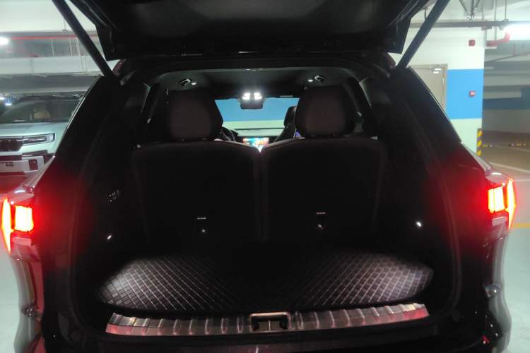 Used Lynk & Co 09 EM-P 2021 2.0T PHEV Ultra Six-Seater Trunk