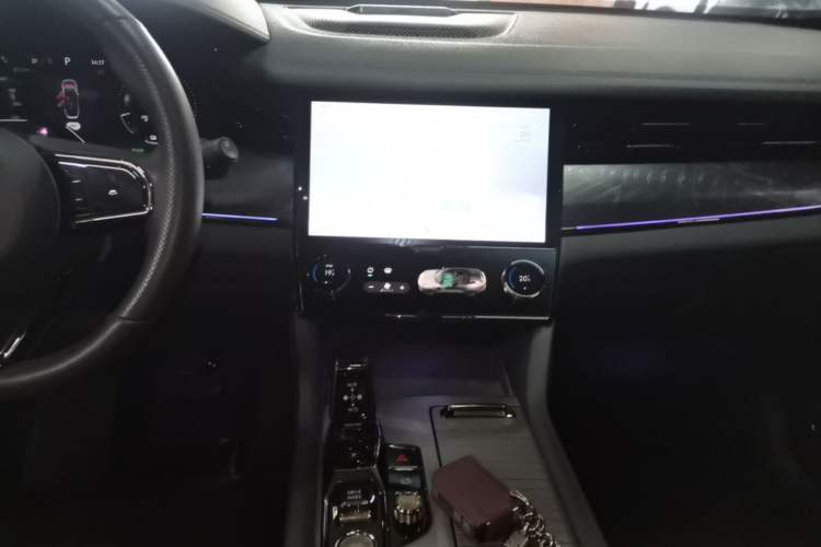 Used Lynk & Co 09 EM-P 2021 2.0T PHEV Halo Seven-Seater Audio And AC Panel