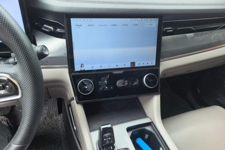 Used Lynk & Co 09 EM-P 2021 2.0T PHEV Pro Six-Seater Audio And AC Panel