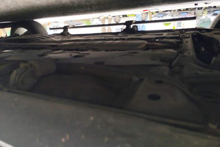 Used Lynk & Co 09 EM-P 2021 2.0T PHEV Halo Six-Seater Chassis Front Left