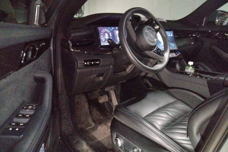 Used Lynk & Co 09 EM-P 2021 2.0T PHEV Halo Six-Seater Driver Seat