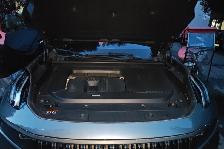 Used Lynk & Co 09 EM-P 2021 2.0T PHEV Halo Six-Seater Engine Bay