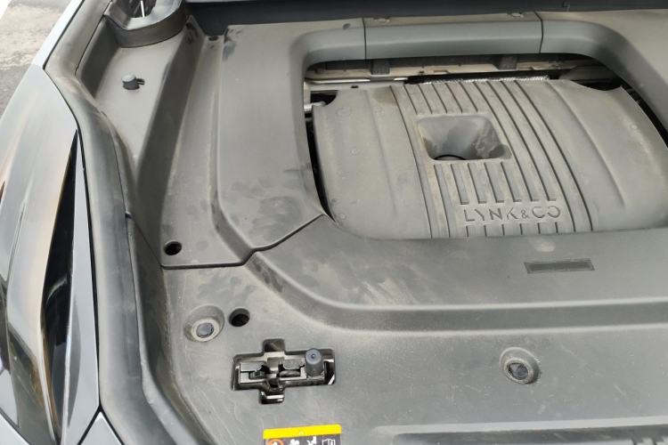Used Lynk & Co 09 EM-P 2021 2.0T PHEV Halo Six-Seater Engine Bay Right