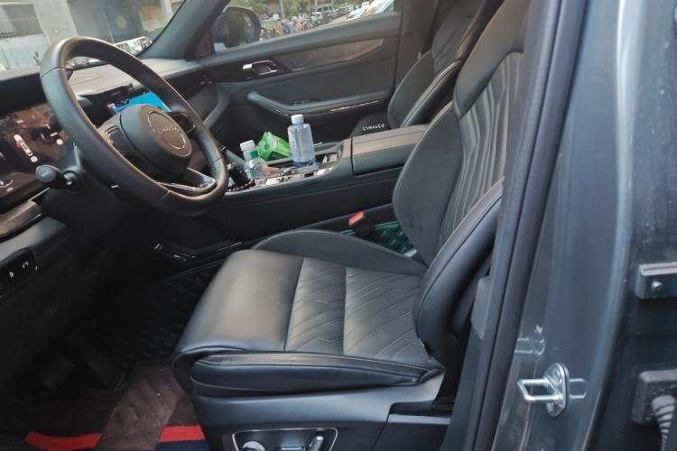 Used Lynk & Co 09 EM-P 2021 2.0T PHEV Halo Six-Seater Left Front Seat
