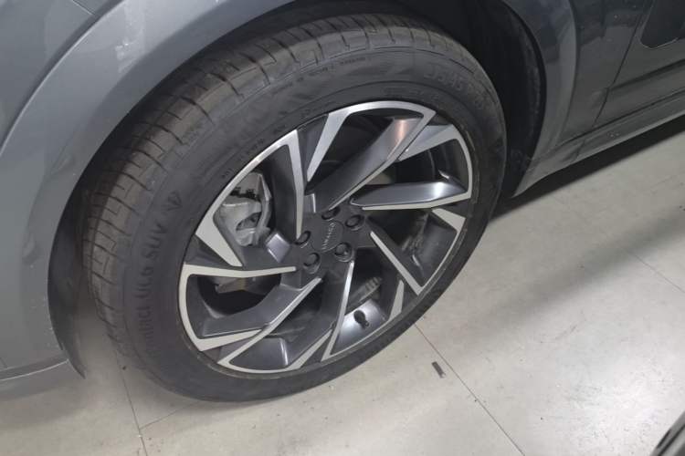 Used Lynk & Co 09 EM-P 2021 2.0T PHEV Halo Six-Seater Left Front Wheel Hub