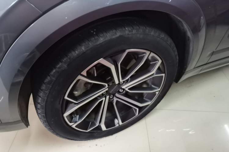 Used Lynk & Co 09 EM-P 2021 2.0T PHEV Halo Seven-Seater Left Front Wheel Hub