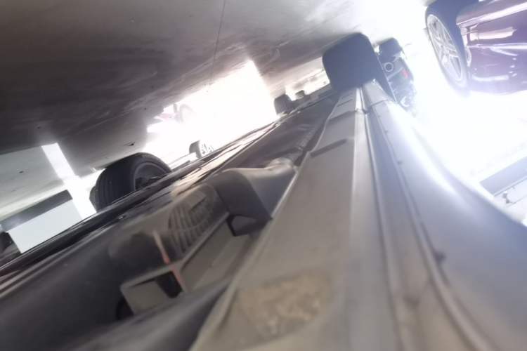 Used Lynk & Co 09 EM-P 2021 2.0T PHEV Halo Seven-Seater Left Side Sill