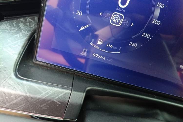 Used Lynk & Co 09 EM-P 2021 2.0T PHEV Halo Six-Seater Odometer Close Up