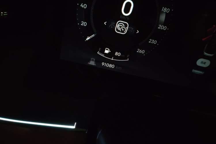 Used Lynk & Co 09 EM-P 2021 2.0T PHEV Halo Six-Seater Odometer Close Up