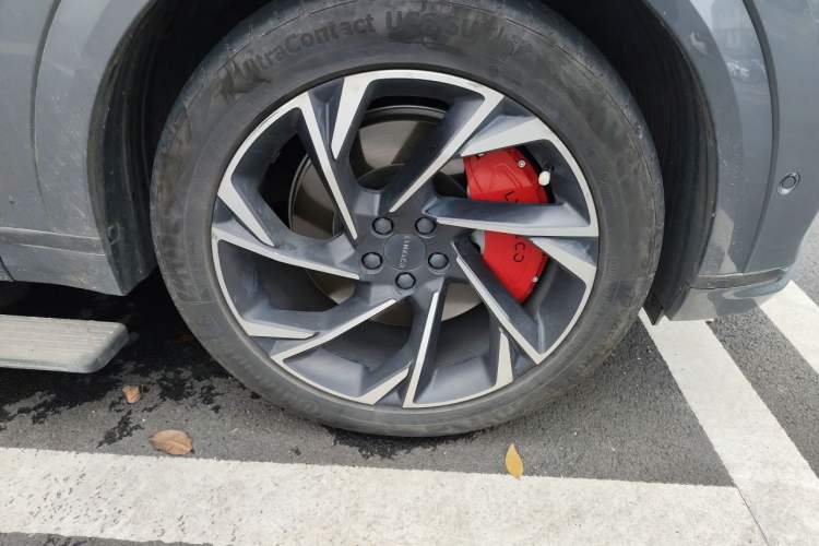 Used Lynk & Co 09 EM-P 2021 2.0T PHEV Halo Six-Seater Right Front Wheel Hub