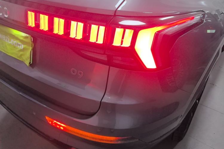Used Lynk & Co 09 EM-P 2021 2.0T PHEV Halo Six-Seater Right Rear Taillight