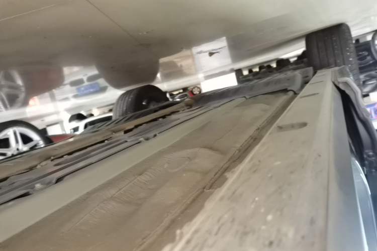 Used Lynk & Co 09 EM-P 2021 2.0T PHEV Halo Seven-Seater Right Side Sill