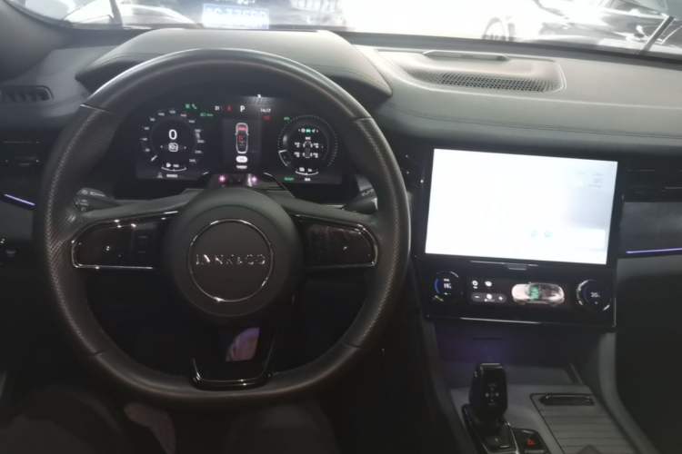 Used Lynk & Co 09 EM-P 2021 2.0T PHEV Halo Seven-Seater Steering Wheel