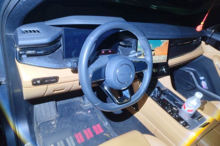 Used Lynk & Co 09 EM-P 2021 2.0T PHEV Halo Six-Seater Steering Wheel