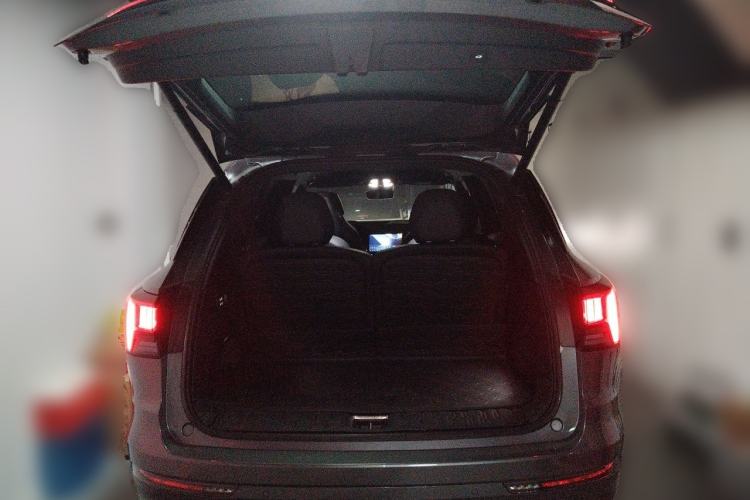 Used Lynk & Co 09 EM-P 2021 2.0T PHEV Halo Six-Seater Trunk