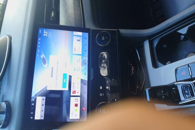 Used Lynk & Co 09 EM-P 2021 2.0T PHEV Halo Seven-Seater Audio And AC Panel