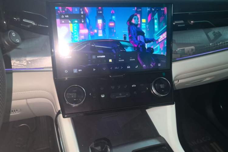 Used Lynk & Co 09 EM-P 2021 2.0T PHEV Ultra Six-Seater Audio And AC Panel