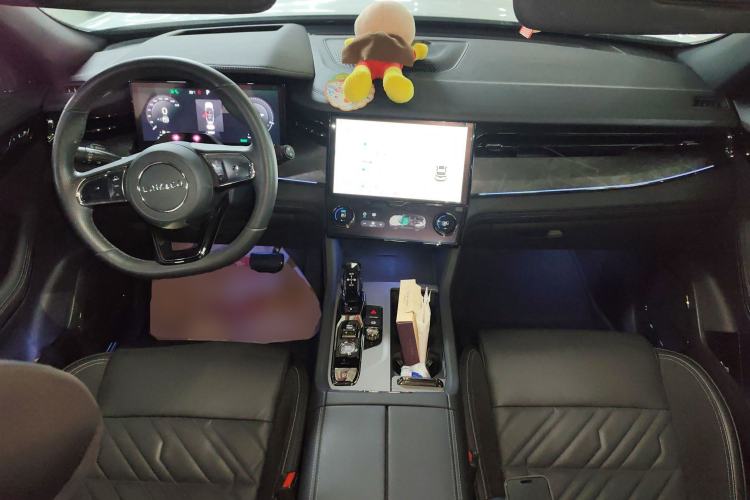 Used Lynk & Co 09 EM-P 2021 2.0T PHEV Halo Six-Seater Center Console
