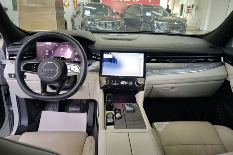 Used Lynk & Co 09 EM-P 2021 2.0T PHEV Ultra Six-Seater Center Console
