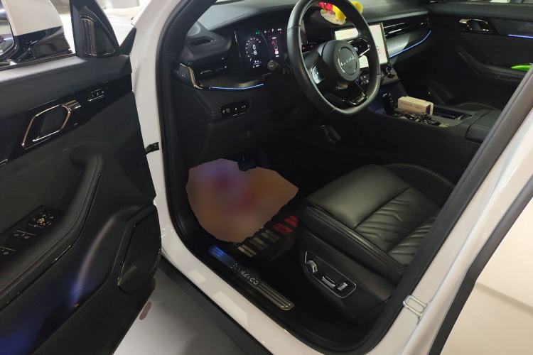 Used Lynk & Co 09 EM-P 2021 2.0T PHEV Halo Six-Seater Driver Seat