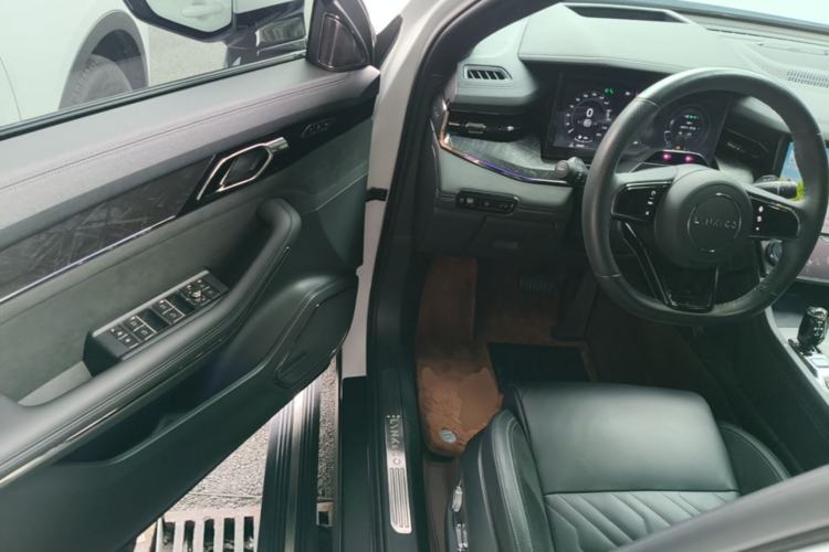 Used Lynk & Co 09 EM-P 2021 2.0T PHEV Halo Six-Seater Driver Seat