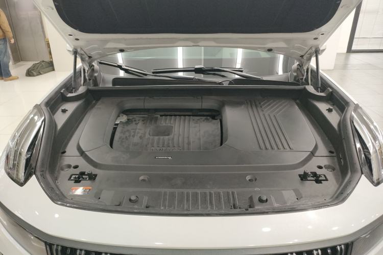 Used Lynk & Co 09 EM-P 2021 2.0T PHEV Halo Six-Seater Engine Bay