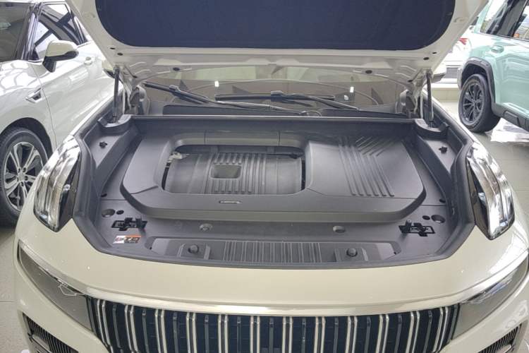Used Lynk & Co 09 EM-P 2021 2.0T PHEV Ultra Six-Seater Engine Bay
