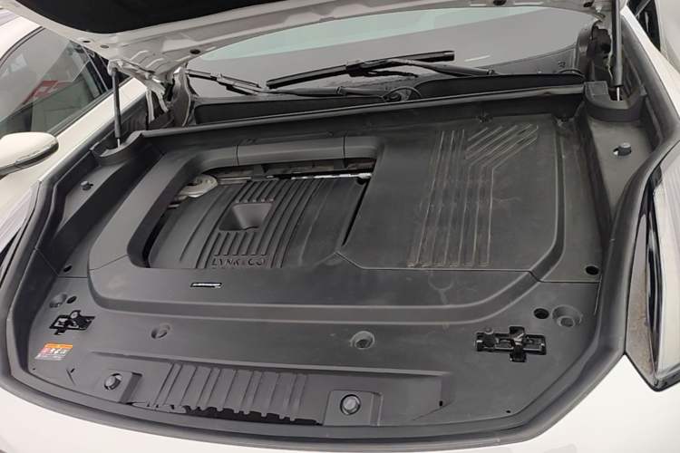 Used Lynk & Co 09 EM-P 2021 2.0T PHEV Halo Seven-Seater Engine Bay