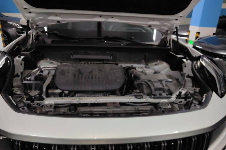 Used Lynk & Co 09 EM-P 2021 2.0T PHEV Halo Six-Seater Engine Bay
