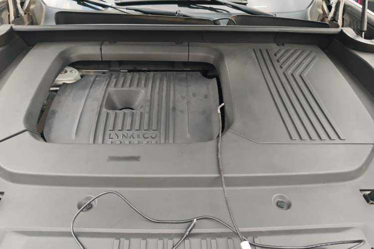 Used Lynk & Co 09 EM-P 2021 2.0T PHEV Halo Six-Seater Engine Bay