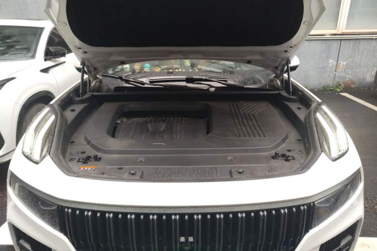 Used Lynk & Co 09 EM-P 2021 2.0T PHEV Halo Six-Seater Engine Bay