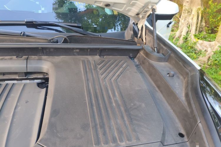 Used Lynk & Co 09 EM-P 2021 2.0T PHEV Halo Seven-Seater Engine Bay Left