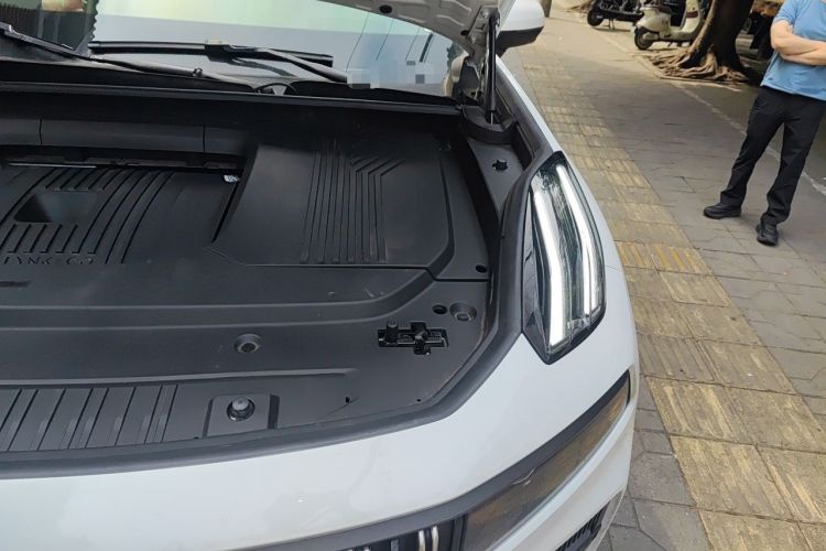 Used Lynk & Co 09 EM-P 2021 2.0T PHEV Halo Six-Seater Engine Bay Left