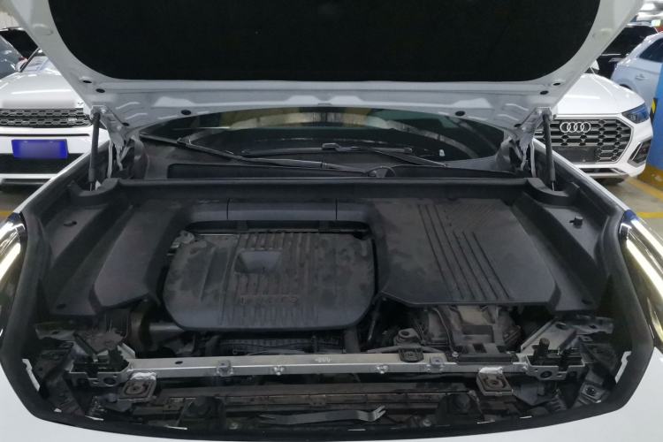Used Lynk & Co 09 EM-P 2021 2.0T PHEV Halo Six-Seater Engine Bay
